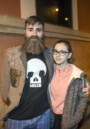Quienes acudieron el pasado viernes, 21 de febrero, a la Sala Zentral de Pamplona tuvieron la oportunidad de conocer las canciones del nuevo disco de León Benavente. Su tercer álbum no dejó indiferente a los seguidores de este grupo de indie rock.