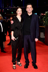 Fotografías de la alfombra roja y de la entrega de premios de la 70ª edición de la Berlinale, que ha otorgado el Oso de Oro a la película iraní 'There is no Evil'.