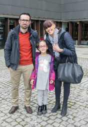 El musical 'West Side Story' aterrizó en Baluarte para deleite de los asistentes, que pudieron disfrutar de uno de los musicales más importantes del teatro universal. Grandes y pequeños se acercaron hasta el auditorio para disfrutar de la partitura de Leonard Bernstein, una de las mejores en la historia de los musicales.