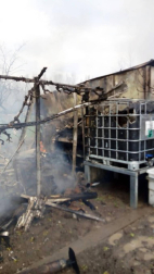 Tres instalaciones quedaron devastadas por las llamas sin que se lamentaran heridos en el suceso.