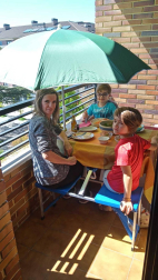 Imágenes enviadas por los lectores donde muestran cómo pasan el aislamiento en casa por el coronavirus.