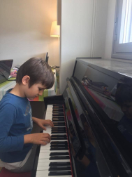 Imágenes enviadas por los lectores donde muestran cómo pasan el aislamiento en casa por el coronavirus.