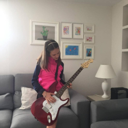 Imágenes enviadas por los lectores donde muestran cómo pasan el aislamiento en casa por el coronavirus.