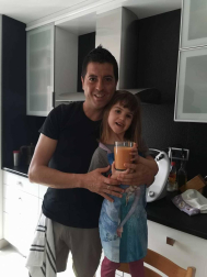 Imágenes enviadas por los lectores donde muestran cómo pasan el aislamiento en casa por el coronavirus.