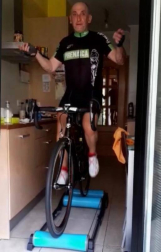 Imágenes enviadas por los lectores donde muestran cómo pasan el aislamiento en casa por el coronavirus.