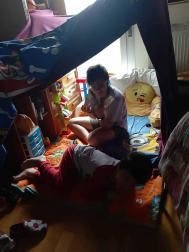 Imágenes enviadas por los lectores donde muestran cómo pasan el aislamiento en casa por el coronavirus.