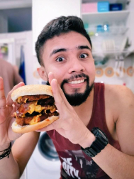 Imágenes enviadas por los lectores donde muestran cómo pasan el aislamiento en casa por el coronavirus.