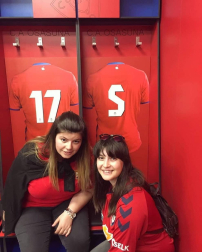Los lectores de Diario de Navarra posan con la camiseta de sus equipos preferidos durante el confinamiento en sus casa con motivo de la pandemia de coronavirus.