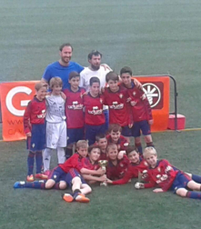 Los lectores de Diario de Navarra posan con la camiseta de sus equipos preferidos durante el confinamiento en sus casa con motivo de la pandemia de coronavirus.