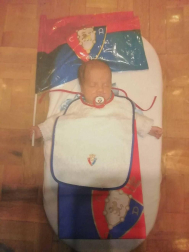 Los lectores de Diario de Navarra posan con la camiseta de sus equipos preferidos durante el confinamiento en sus casa con motivo de la pandemia de coronavirus.