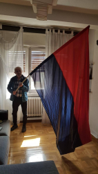 Los lectores de Diario de Navarra posan con la camiseta de sus equipos preferidos durante el confinamiento en sus casa con motivo de la pandemia de coronavirus.