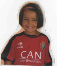 Los lectores de Diario de Navarra posan con la camiseta de sus equipos preferidos durante el confinamiento en sus casa con motivo de la pandemia de coronavirus.