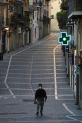 Esta pandemia provocada por el Covid-19 nos ha dejado imágenes únicas de nuestras ciudades y pueblos. Momentos que han captado nuestros fotoperiodistas y que resumen el impacto que esta enfermedad está provocando en Navarra
