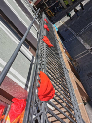 El pañuelo de San Fermín este sábado en todas las ventanas de Navarra. Esa es la idea con la que la capilla de San Fermín hace un llamamiento con motivo del cuarto peldaño de la escalera, este 4 de abril,