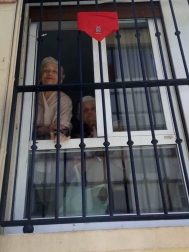 El pañuelo de San Fermín este sábado en todas las ventanas de Navarra. Esa es la idea con la que la capilla de San Fermín hace un llamamiento con motivo del cuarto peldaño de la escalera, este 4 de abril,