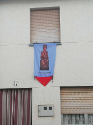 El pañuelo de San Fermín este sábado en todas las ventanas de Navarra. Esa es la idea con la que la capilla de San Fermín hace un llamamiento con motivo del cuarto peldaño de la escalera, este 4 de abril,