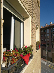 El pañuelo de San Fermín este sábado en todas las ventanas de Navarra. Esa es la idea con la que la capilla de San Fermín hace un llamamiento con motivo del cuarto peldaño de la escalera, este 4 de abril,