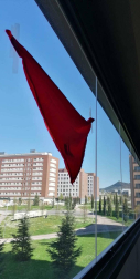 El pañuelo de San Fermín este sábado en todas las ventanas de Navarra. Esa es la idea con la que la capilla de San Fermín hace un llamamiento con motivo del cuarto peldaño de la escalera, este 4 de abril,