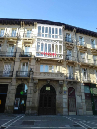 El pañuelo de San Fermín este sábado en todas las ventanas de Navarra. Esa es la idea con la que la capilla de San Fermín hace un llamamiento con motivo del cuarto peldaño de la escalera, este 4 de abril,