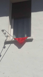 El pañuelo de San Fermín este sábado en todas las ventanas de Navarra. Esa es la idea con la que la capilla de San Fermín hace un llamamiento con motivo del cuarto peldaño de la escalera, este 4 de abril,