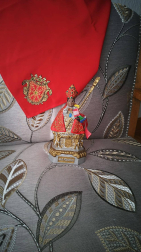 El pañuelo de San Fermín este sábado en todas las ventanas de Navarra. Esa es la idea con la que la capilla de San Fermín hace un llamamiento con motivo del cuarto peldaño de la escalera, este 4 de abril,
