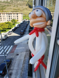 El pañuelo de San Fermín este sábado en todas las ventanas de Navarra. Esa es la idea con la que la capilla de San Fermín hace un llamamiento con motivo del cuarto peldaño de la escalera, este 4 de abril,