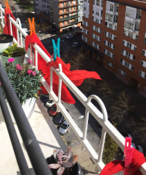 El pañuelo de San Fermín este sábado en todas las ventanas de Navarra. Esa es la idea con la que la capilla de San Fermín hace un llamamiento con motivo del cuarto peldaño de la escalera, este 4 de abril,