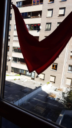 El pañuelo de San Fermín este sábado en todas las ventanas de Navarra. Esa es la idea con la que la capilla de San Fermín hace un llamamiento con motivo del cuarto peldaño de la escalera, este 4 de abril,