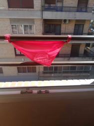 El pañuelo de San Fermín este sábado en todas las ventanas de Navarra. Esa es la idea con la que la capilla de San Fermín hace un llamamiento con motivo del cuarto peldaño de la escalera, este 4 de abril,
