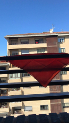 El pañuelo de San Fermín este sábado en todas las ventanas de Navarra. Esa es la idea con la que la capilla de San Fermín hace un llamamiento con motivo del cuarto peldaño de la escalera, este 4 de abril,