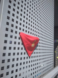 El pañuelo de San Fermín este sábado en todas las ventanas de Navarra. Esa es la idea con la que la capilla de San Fermín hace un llamamiento con motivo del cuarto peldaño de la escalera, este 4 de abril,