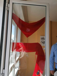 El pañuelo de San Fermín este sábado en todas las ventanas de Navarra. Esa es la idea con la que la capilla de San Fermín hace un llamamiento con motivo del cuarto peldaño de la escalera, este 4 de abril,