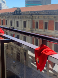 El pañuelo de San Fermín este sábado en todas las ventanas de Navarra. Esa es la idea con la que la capilla de San Fermín hace un llamamiento con motivo del cuarto peldaño de la escalera, este 4 de abril,
