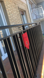 El pañuelo de San Fermín este sábado en todas las ventanas de Navarra. Esa es la idea con la que la capilla de San Fermín hace un llamamiento con motivo del cuarto peldaño de la escalera, este 4 de abril,