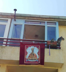 El pañuelo de San Fermín este sábado en todas las ventanas de Navarra. Esa es la idea con la que la capilla de San Fermín hace un llamamiento con motivo del cuarto peldaño de la escalera, este 4 de abril,