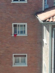 El pañuelo de San Fermín este sábado en todas las ventanas de Navarra. Esa es la idea con la que la capilla de San Fermín hace un llamamiento con motivo del cuarto peldaño de la escalera, este 4 de abril,