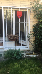 El pañuelo de San Fermín este sábado en todas las ventanas de Navarra. Esa es la idea con la que la capilla de San Fermín hace un llamamiento con motivo del cuarto peldaño de la escalera, este 4 de abril,