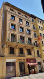 El pañuelo de San Fermín este sábado en todas las ventanas de Navarra. Esa es la idea con la que la capilla de San Fermín hace un llamamiento con motivo del cuarto peldaño de la escalera, este 4 de abril,