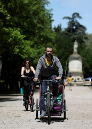 Imágenes de las jornadas del 2 y 3 de mayo, en las que los navarros han salido a la calle a pasear y hacer deporte entre las 6 y las 10 de la mañana, y las 20 y las 23 de la noche.