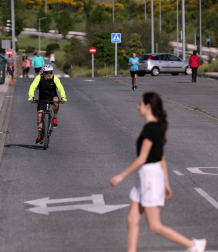 Imágenes de la jornada del 2 de mayo, en la que los navarros pueden salir a la calle a pasear y hacer deporte entre las 6 y las 10 de la mañana, y las 20 y las 23 de la noche.