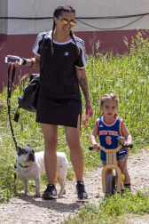 Imágenes de la jornada del 2 de mayo, en la que los navarros pueden salir a la calle a pasear y hacer deporte entre las 6 y las 10 de la mañana, y las 20 y las 23 de la noche.