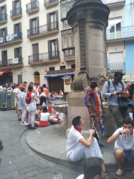 Imágenes de la calle Navarrería esta tarde