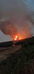 El rayo de una tormenta provoca un incendio forestal en Gazolaz