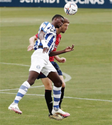 Fotos del partido amistoso de pretemporada en el que Osasuna ha ganado al Alavés por 2-1. El argentino Chimy Ávila ha sido titular en el equipo navarro tras varios meses en dique seco por una lesión.
