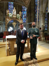 Los Amigos de la Colegiata y el Consejo Navarra del Movimiento Europeo reconocen su labor en el apoyo de los peregrinos