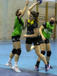 Emocionante choque entre los conjuntos de Villava y Barañáin que se saldó con triunfo de las de casa por un ajustado 26-25.