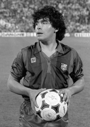 DIego Armando Maradona, el 'Pelusa', exfutbolista argentino y entrenador de fútbol falleció este miércoles 25 de noviembre a causa de una parada cardiorrespiratoria a los 60 años de edad.