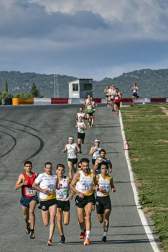 Iker Diges y Alicia Carrera se han proclamado campeones navarros de la distancia de 5 kilómetros en una carrera que ha acogido el Circuito de Los Arcos y que ha sido la primera prueba celebrada en Navarra tras la irrupción de la covid-19.