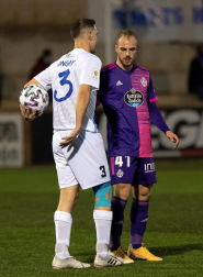 Imágenes del partido de primera ronda de Copa del Rey entre el Cantolagua y el Real Valladolid disputado en el estadio Merkatondoa.