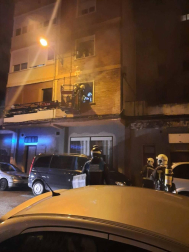 El fuego lo inició un inquilino que se había atrincherado en su casa después de una intervención por violencia de género.
